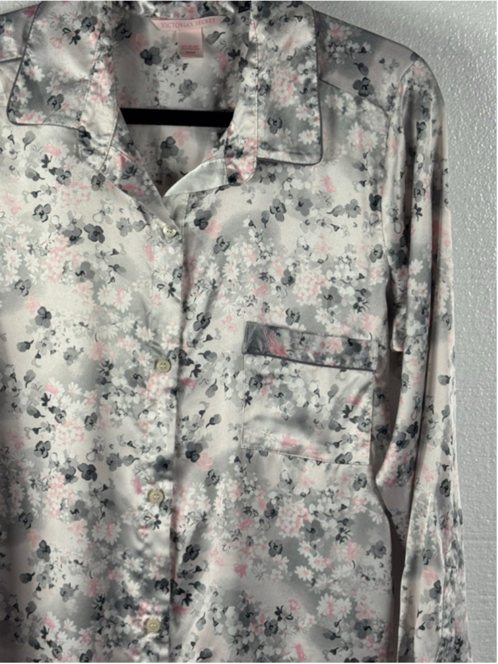 Victoria's Secret Gray Pink Satin Floral Sleep Shirt size M - Picture 3 of 8